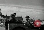 Standbild United States Army Infantry in Fondi Fondi Italien, 1944, aus Sekunde 47 historischem Filmmaterial Videoclip 65675074257