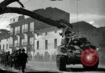 Standbild United States Army Infantry in Fondi Fondi Italien, 1944, aus Sekunde 48 historischem Filmmaterial Videoclip 65675074257
