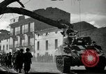 Standbild United States Army Infantry in Fondi Fondi Italien, 1944, aus Sekunde 49 historischem Filmmaterial Videoclip 65675074257
