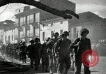 Standbild United States Army Infantry in Fondi Fondi Italien, 1944, aus Sekunde 60 historischem Filmmaterial Videoclip 65675074257
