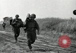 Immagine di Terza Divisione plotone di malta Cisternia Italia, 1944, secondo 15 filmato di repertorio 65675074262