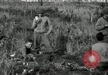 Standbild verletzt 3 Division Soldat Cisternia Italien, 1944, aus Sekunde 7 historischem Filmmaterial Videoclip 65675074263