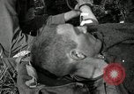 Standbild verletzt 3 Division Soldat Cisternia Italien, 1944, aus Sekunde 23 historischem Filmmaterial Videoclip 65675074263