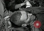 Standbild verletzt 3 Division Soldat Cisternia Italien, 1944, aus Sekunde 25 historischem Filmmaterial Videoclip 65675074263