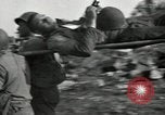 Standbild verletzt 3 Division Soldat Cisternia Italien, 1944, aus Sekunde 51 historischem Filmmaterial Videoclip 65675074263