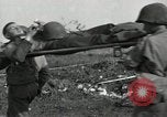 Standbild verletzt 3 Division Soldat Cisternia Italien, 1944, aus Sekunde 53 historischem Filmmaterial Videoclip 65675074263