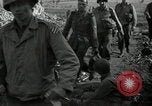 Immagine di Terza Divisione plotone di malta Cisterna Italia, 1944, secondo 53 filmato di repertorio 65675074264