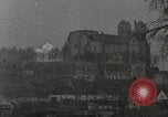 Standbild US Artillerie Beschuss St Stephan's Cathedral Vieux-Brisach Deutschland, 1945, aus Sekunde 47 historischem Filmmaterial Videoclip 65675074265