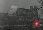 Standbild US Artillerie Beschuss St Stephan's Cathedral Vieux-Brisach Deutschland, 1945, aus Sekunde 53 historischem Filmmaterial Videoclip 65675074265