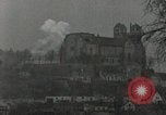 Standbild US Artillerie Beschuss St Stephan's Cathedral Vieux-Brisach Deutschland, 1945, aus Sekunde 54 historischem Filmmaterial Videoclip 65675074265