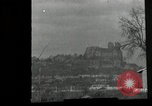 Standbild US Artillerie Beschuss St Stephan's Cathedral Vieux-Brisach Deutschland, 1945, aus Sekunde 55 historischem Filmmaterial Videoclip 65675074265