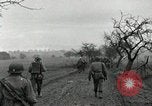Immagine di Stati Uniti truppe Oberleuken Germania, 1945, secondo 30 filmato di repertorio 65675074267