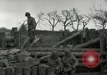 Image Faire progresser les forces américaines détruire ennemi barrage routier Oberleuken Allemagne, 1945, de la seconde 12 séquences d'archives historiques vidéo 65675074268