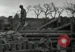 Image Faire progresser les forces américaines détruire ennemi barrage routier Oberleuken Allemagne, 1945, de la seconde 15 séquences d'archives historiques vidéo 65675074268