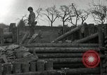 Image Faire progresser les forces américaines détruire ennemi barrage routier Oberleuken Allemagne, 1945, de la seconde 17 séquences d'archives historiques vidéo 65675074268