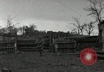 Image Faire progresser les forces américaines détruire ennemi barrage routier Oberleuken Allemagne, 1945, de la seconde 24 séquences d'archives historiques vidéo 65675074268