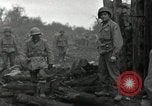 Image Faire progresser les forces américaines détruire ennemi barrage routier Oberleuken Allemagne, 1945, de la seconde 40 séquences d'archives historiques vidéo 65675074268