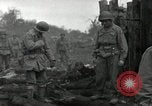 Image Faire progresser les forces américaines détruire ennemi barrage routier Oberleuken Allemagne, 1945, de la seconde 42 séquences d'archives historiques vidéo 65675074268