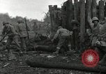 Image Faire progresser les forces américaines détruire ennemi barrage routier Oberleuken Allemagne, 1945, de la seconde 48 séquences d'archives historiques vidéo 65675074268