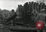 Image Faire progresser les forces américaines détruire ennemi barrage routier Oberleuken Allemagne, 1945, de la seconde 53 séquences d'archives historiques vidéo 65675074268