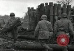 Image Faire progresser les forces américaines détruire ennemi barrage routier Oberleuken Allemagne, 1945, de la seconde 54 séquences d'archives historiques vidéo 65675074268
