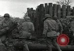Image Faire progresser les forces américaines détruire ennemi barrage routier Oberleuken Allemagne, 1945, de la seconde 55 séquences d'archives historiques vidéo 65675074268