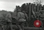 Image Faire progresser les forces américaines détruire ennemi barrage routier Oberleuken Allemagne, 1945, de la seconde 56 séquences d'archives historiques vidéo 65675074268