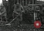 Image Faire progresser les forces américaines détruire ennemi barrage routier Oberleuken Allemagne, 1945, de la seconde 61 séquences d'archives historiques vidéo 65675074268