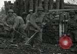 Image Faire progresser les forces américaines détruire ennemi barrage routier Oberleuken Allemagne, 1945, de la seconde 62 séquences d'archives historiques vidéo 65675074268