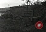Immagine di Stati Uniti truppe Oberleuken Germania, 1945, secondo 15 filmato di repertorio 65675074269
