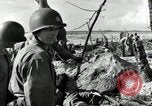 Standbild verletzte Soldaten Guam Marianen, 1944, aus Sekunde 12 historischem Filmmaterial Videoclip 65675074277
