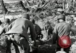 Standbild verletzte Soldaten Guam Marianen, 1944, aus Sekunde 18 historischem Filmmaterial Videoclip 65675074277