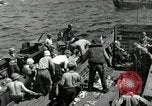 Standbild verletzte Soldaten Guam Marianen, 1944, aus Sekunde 61 historischem Filmmaterial Videoclip 65675074277