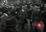 Standbild Adolf Hitler am frühen Sitzungen im Aufstieg zur Macht Deutschland, 1929, aus Sekunde 33 historischem Filmmaterial Videoclip 65675074291