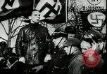 Standbild Adolf Hitler am frühen Sitzungen im Aufstieg zur Macht Deutschland, 1929, aus Sekunde 38 historischem Filmmaterial Videoclip 65675074291