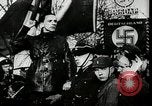 Standbild Adolf Hitler am frühen Sitzungen im Aufstieg zur Macht Deutschland, 1929, aus Sekunde 42 historischem Filmmaterial Videoclip 65675074291