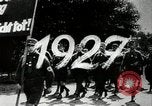 Standbild Adolf Hitler im Jahre 1927 Reichspartei Nürnberg Deutschland, 1927, aus Sekunde 7 historischem Filmmaterial Videoclip 65675074292
