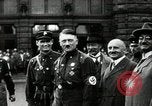 Standbild Adolf Hitler im Jahre 1927 Reichspartei Nürnberg Deutschland, 1927, aus Sekunde 14 historischem Filmmaterial Videoclip 65675074292