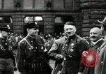 Standbild Adolf Hitler im Jahre 1927 Reichspartei Nürnberg Deutschland, 1927, aus Sekunde 15 historischem Filmmaterial Videoclip 65675074292