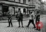 Standbild Sturmtruppen München Deutschland, 1933, aus Sekunde 25 historischem Filmmaterial Videoclip 65675074294
