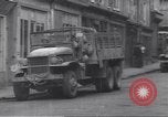 Standbild Negro LKW-Fahrer europäische Theater, 1946, aus Sekunde 3 historischem Filmmaterial Videoclip 65675074296