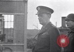 Standbild Negro LKW-Fahrer europäische Theater, 1946, aus Sekunde 15 historischem Filmmaterial Videoclip 65675074296