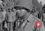 Standbild Negro LKW-Fahrer europäische Theater, 1946, aus Sekunde 29 historischem Filmmaterial Videoclip 65675074296