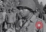 Standbild Negro LKW-Fahrer europäische Theater, 1946, aus Sekunde 37 historischem Filmmaterial Videoclip 65675074296