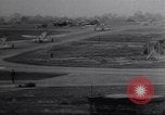 Immagine di 332Fighter Group P-47s in combattimento Italia, 1944, secondo 40 filmato di repertorio 65675074301