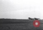 Immagine di 332Fighter Group P-47s in combattimento Italia, 1944, secondo 46 filmato di repertorio 65675074301