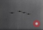 Immagine di 332Fighter Group P-47s in combattimento Italia, 1944, secondo 48 filmato di repertorio 65675074301