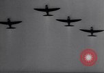 Immagine di 332Fighter Group P-47s in combattimento Italia, 1944, secondo 51 filmato di repertorio 65675074301