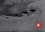 Immagine di 332Fighter Group P-47s in combattimento Italia, 1944, secondo 53 filmato di repertorio 65675074301