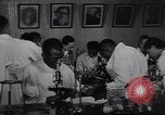 Standbild Ausbildung Tuskegee Airmen Flügel für diesen Mann Tuskegee Alabama USA, 1944, aus Sekunde 18 historischem Filmmaterial Videoclip 65675074302